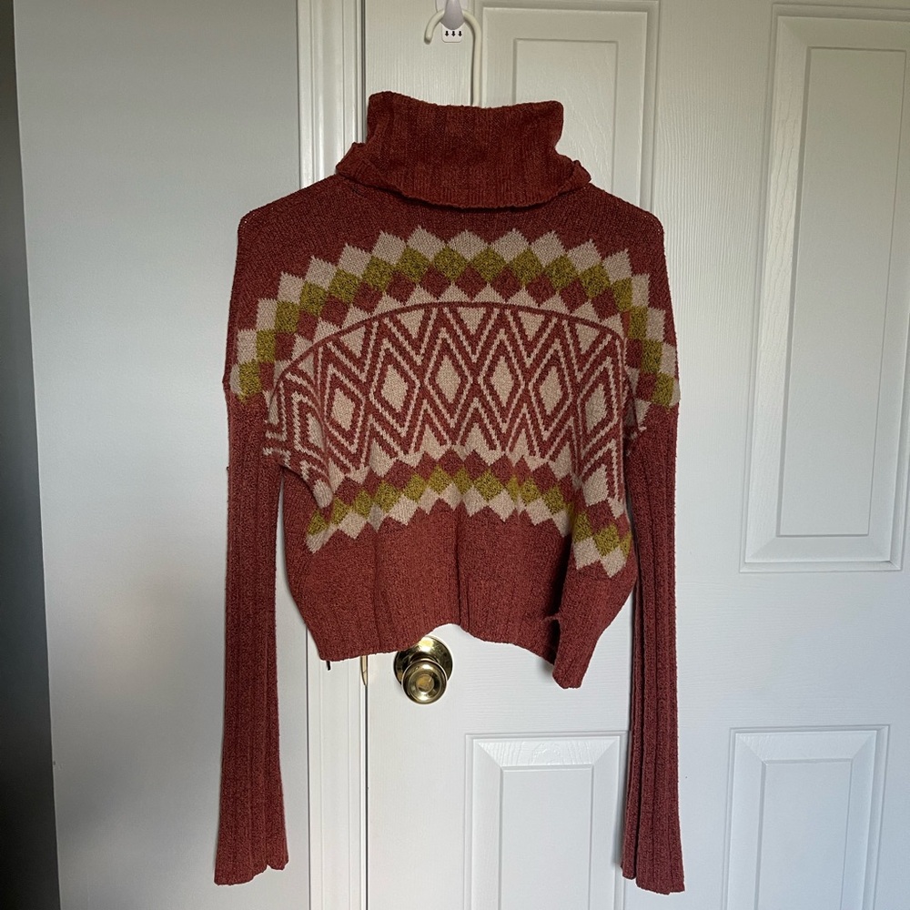 SO Rust and Olive Geometric Turtleneck Sweater